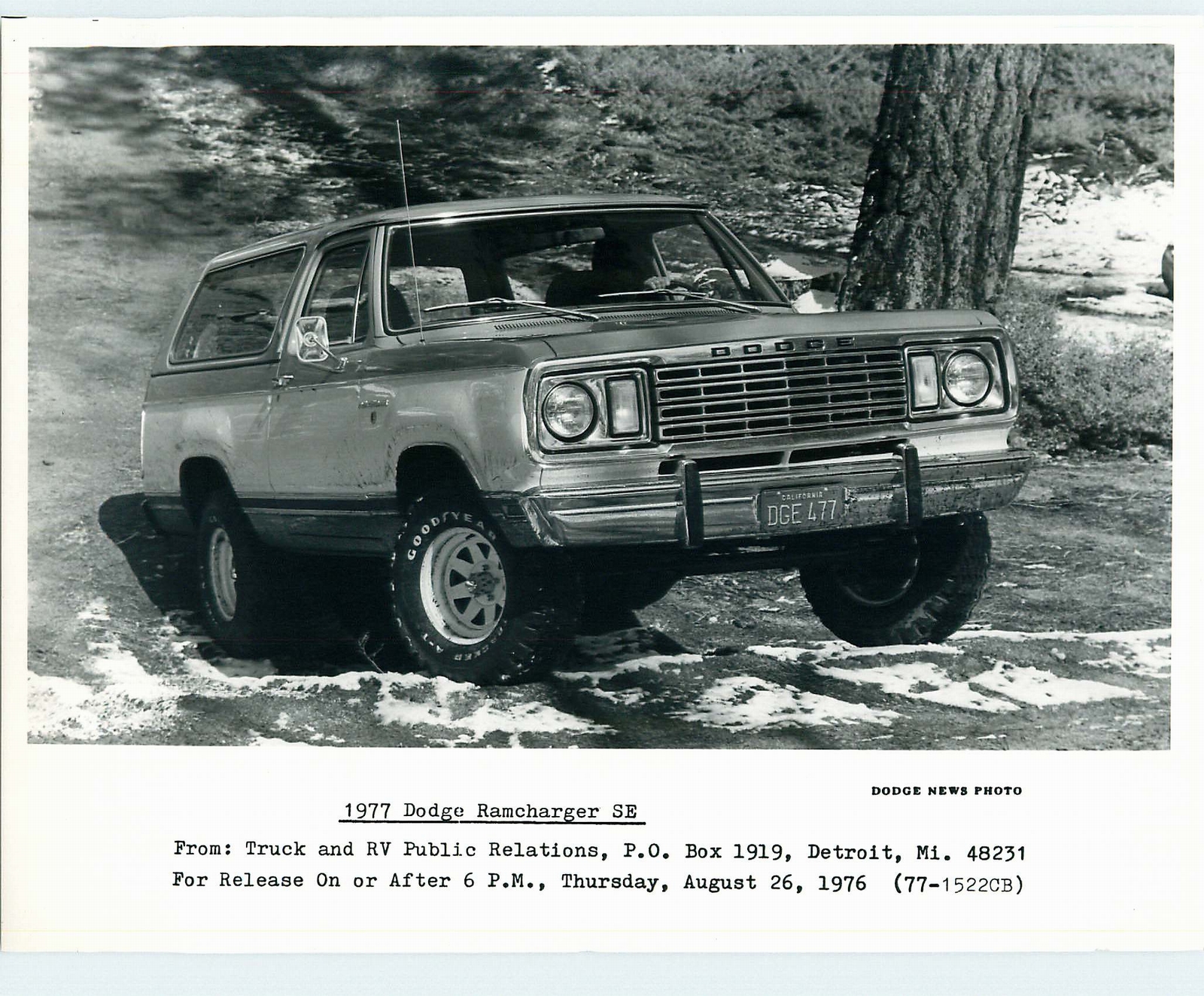 n_1977 Dodge Ramcharger PR Photo-23.jpg